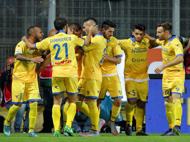 Soi-keo-ca-cuoc-bong-da-ngay-26-12-frosinone-vs-crotone-diem-tua-san-nha-b9 2