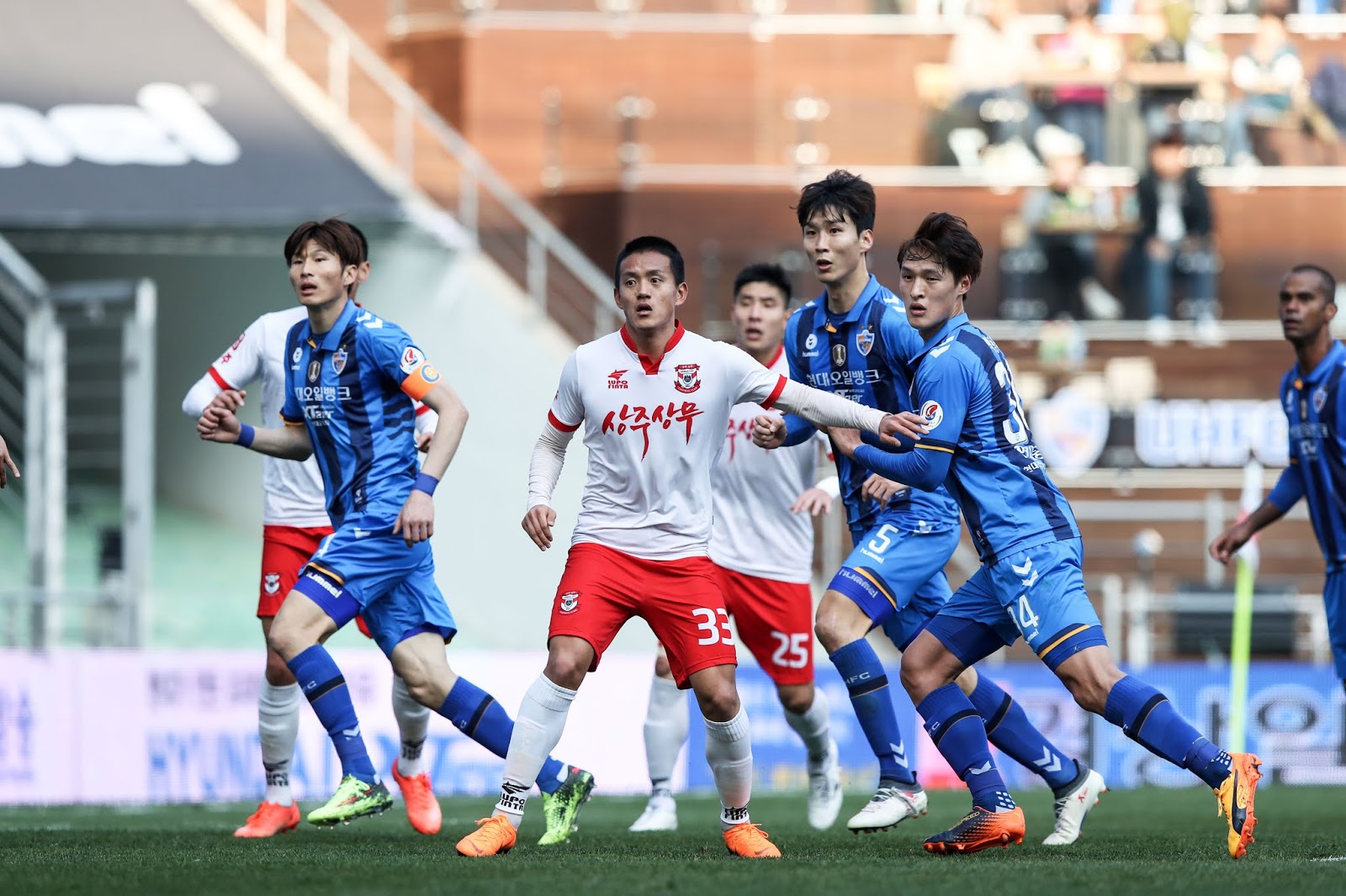 soi-keo-ca-cuoc-bong-da-ngay-9-2-Ulsan Hyundai-vs-FC Tokyo-do-it-thang-do-nhieu-b9 2