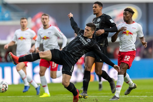 LEIPZIG, GERMANY - FEBRUARY 09: Luka Jovic of Eintracht Frankfurt vies for the ball during the Bundesliga match between RB Leipzig and Eintracht Frankfurt at Red Bull Arena on February 09, 2019 in Leipzig, Germany. (Photo by Boris Streubel/Bongarts/Getty Images)