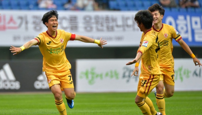 Gwangju FC vs Pohang Steelers 